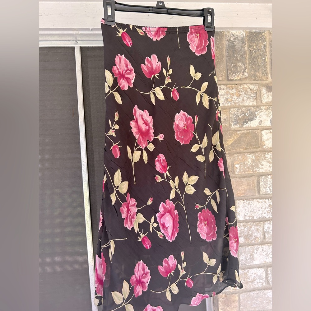 Necessary objects midi skirt
